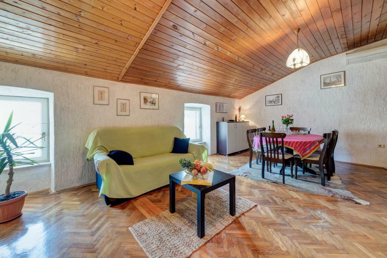D&L Apartment In Center Pula Zewnętrze zdjęcie